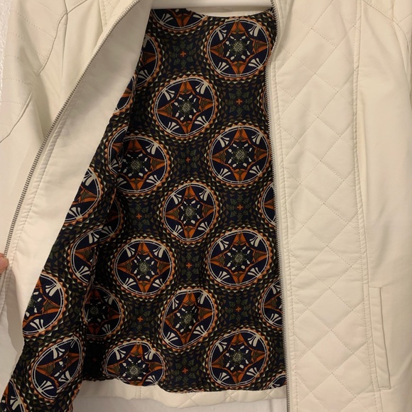 Women’s Jacket - Picture 2 of 3